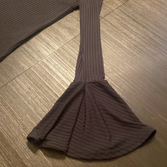 Nasty Gal Women’s Black Turtle Neck Size 4 - Picture 2 of 7